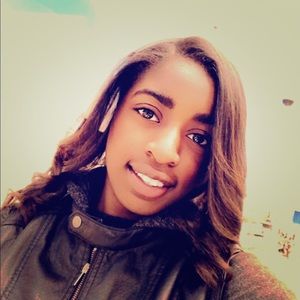 Meet your Posher, Denease